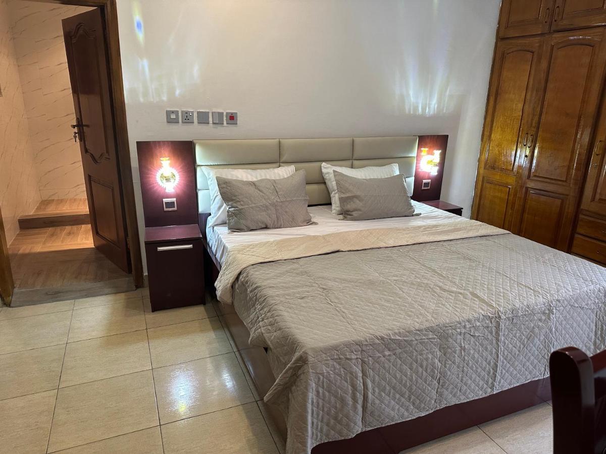 D Barfi Guesthouse, Excellent Location Kumasi Buitenkant foto